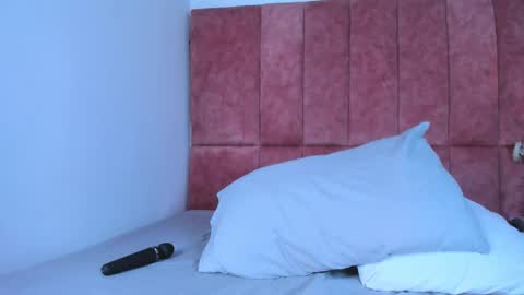 K I T T Y M I L K  online show from January 7, 7:50 pm