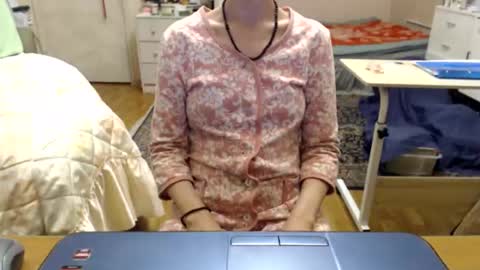 KiuminBerry online show from November 2, 3:04 pm