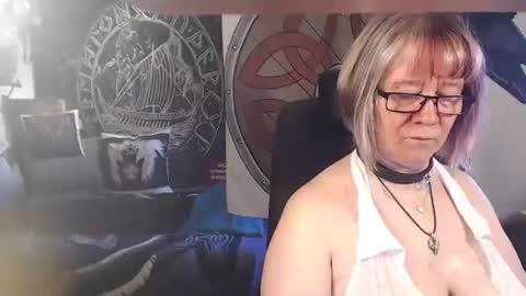 Michelle online show from May 4, 8:29 am