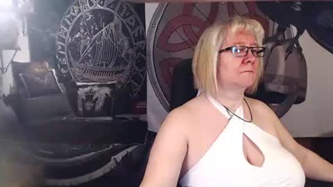 Michelle online show from February 19, 6:43 pm