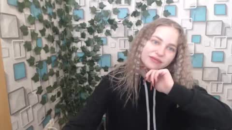 klerkarina online show from March 6, 5:46 am