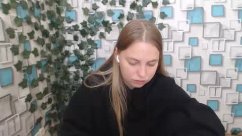 klerkarina online show from October 3, 6:40 am