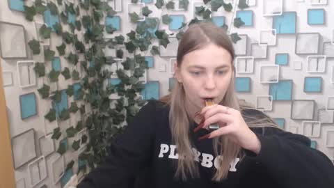 klerkarina online show from March 5, 5:40 am