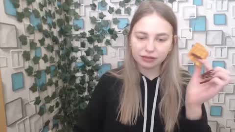 klerkarina online show from March 4, 7:30 am