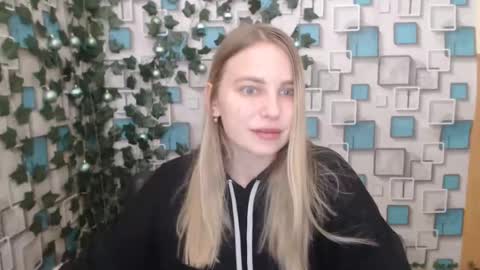 klerkarina online show from December 18, 7:58 am