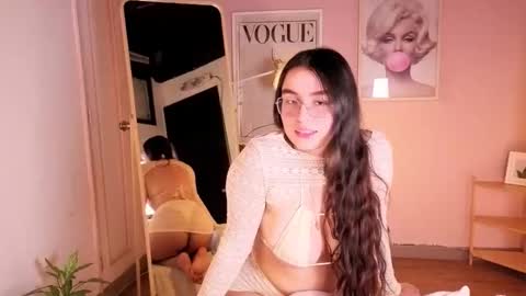 kloe222 online show from December 18, 1:38 pm