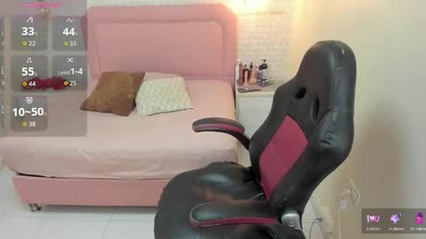      online show from May 4, 7:39 pm