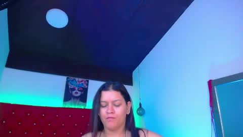 kriss_sweetboobs online show from May 20, 12:46 pm