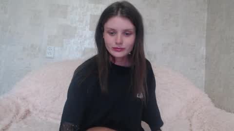 krissvoss online show from March 15, 3:47 pm