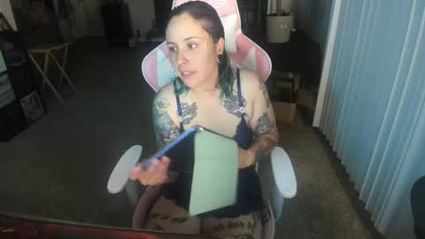 Snapshot of kristajay chatting on October 2, 2:49 am Krista online show from October 2, 2:49 am