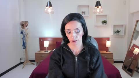 Sophia online show from February 3, 9:18 pm