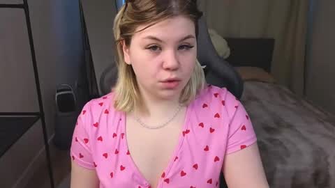 Kristen Gibbs online show from April 22, 2:52 am