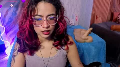 kristen_tay online show from May 8, 3:10 am