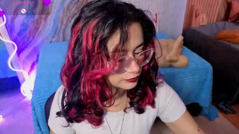 kristen_tay online show from May 7, 3:00 am