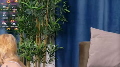 KristenRedd online show from October 1, 6:07 am
