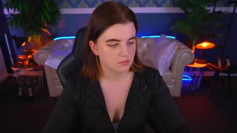 kristifoxy online show from May 19, 12:23 pm