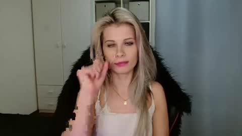 KristineAmore online show from February 19, 10:08 pm