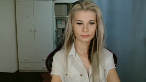 KristineAmore online show from March 31, 6:24 am