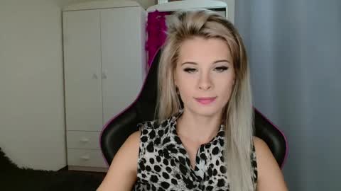 KristineAmore online show from October 24, 6:20 am