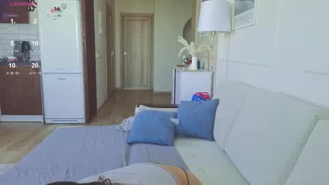 Kristi online show from May 27, 4:53 am