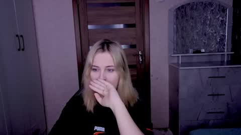 Kristy online show from February 22, 10:54 pm