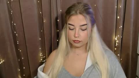 KristyFlowers online show from December 2, 7:10 am