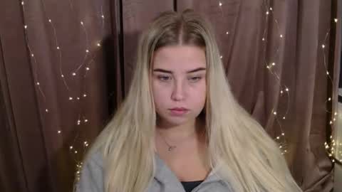KristyFlowers online show from December 6, 6:37 am