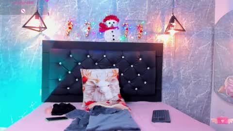 Kystal Taylor online show from December 18, 1:05 pm