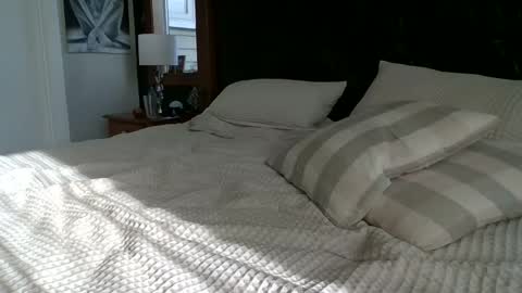 Lucy online show from May 6, 2:26 am