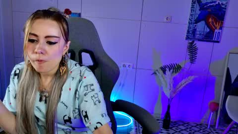 Eileen online show from May 30, 10:13 am
