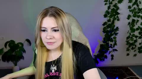 Eileen online show from May 3, 8:39 am
