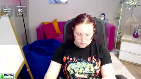 kuri_u online show from May 11, 9:44 am