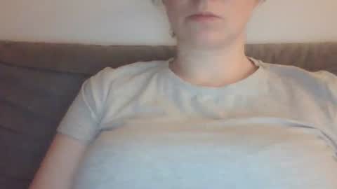 Snapshot of kusia032132 chatting on February 26, 9:07 pm kusia032132 online show from February 26, 9:07 pm
