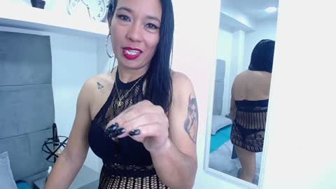 Kylee28 online show from January 28, 8:47 pm