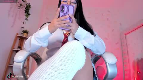 Kylie online show from May 5, 9:07 pm