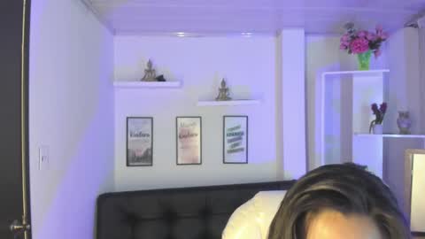 kylie online show from December 9, 1:24 pm