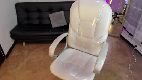 kylie online show from November 6, 1:17 pm