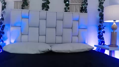 Snapshot of kylie_golden chatting on December 6, 12:38 pm Kylie Myers online show from December 6, 12:38 pm