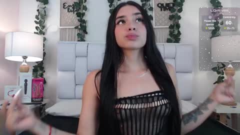 Snapshot of kylie_golden chatting on January 19, 12:17 pm Kylie Myers online show from January 19, 12:17 pm