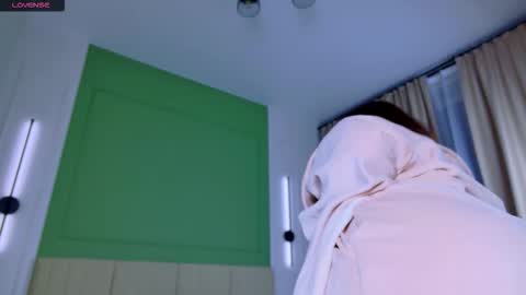 Kylie Lips online show from February 12, 5:47 pm