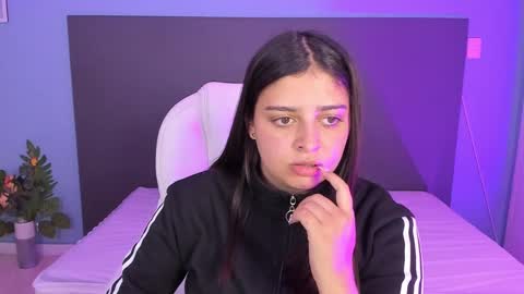 Snapshot of kylie_reyes chatting on January 13, 7:21 pm Kylie Reyes online show from January 13, 7:21 pm