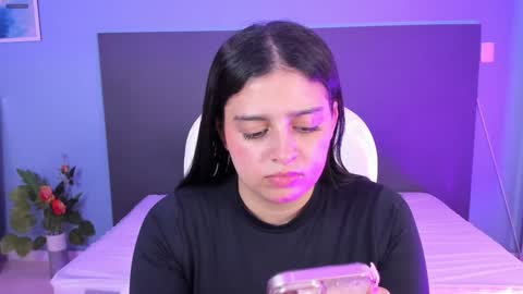 Snapshot of kylie_reyes chatting on December 6, 7:55 pm Kylie Reyes online show from December 6, 7:55 pm