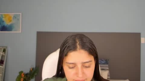 Snapshot of kylie_reyes chatting on February 14, 7:33 pm Kylie Reyes online show from February 14, 7:33 pm