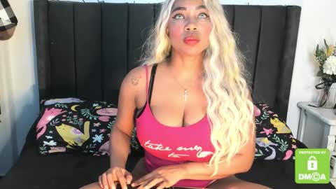 Snapshot of kyliewhiteboobs chatting on February 25, 7:27 pm kylie white boobs online show from February 25, 7:27 pm