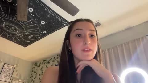 kyliiii online show from May 15, 10:56 pm