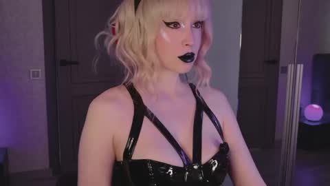 Kate online show from May 17, 11:53 am