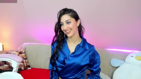 Snapshot of kymgiraldo8 chatting on January 30, 10:40 am Kym Giraldo online show from January 30, 10:40 am