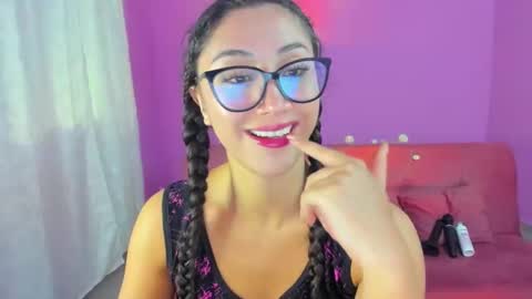 Snapshot of kymgiraldo8 chatting on September 24, 6:01 am Kym Giraldo online show from September 24, 6:01 am