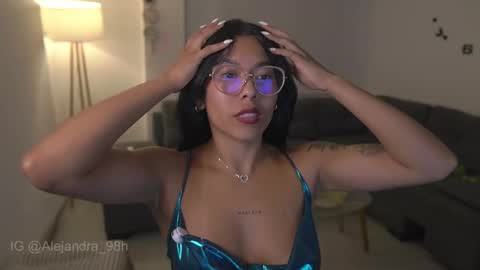 schedule 300 pm - 1100pm colombia time online show from October 5, 11:21 pm