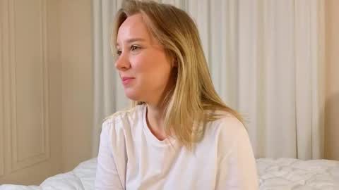 lina online show from October 17, 10:35 pm